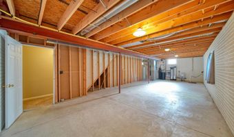 2463 Orient Dr, Adrian, MI 49221