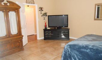 4 HIDDEN LAKE Cir, Barnegat, NJ 08005