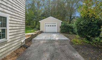 151 Old Jenckes Hill Rd, Lincoln, RI 02865