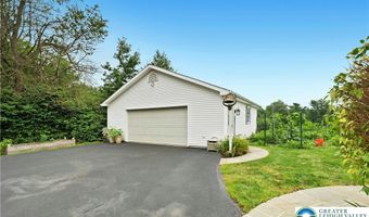 2458 Riverbend Rd, Allentown, PA 18103