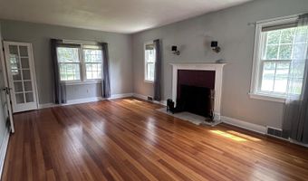 1207 8th St, Aurora, NE 68818