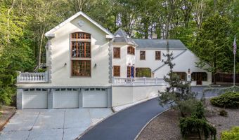 160 Pelican Rd, Middletown, NJ 07748