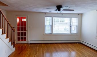 9 Cannon St, Cranston, RI 02920