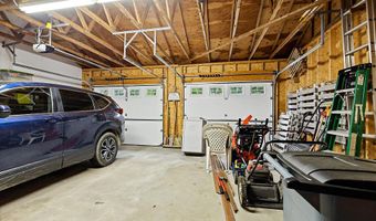40 Pheasant Run Rd, Belgrade, ME 04917