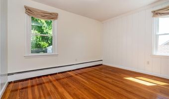 11 Bellevue Dr, Cranston, RI 02920