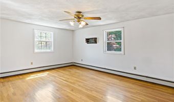 36 Roosevelt Dr, Bristol, RI 02809