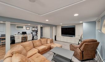 15 Palmer Rd, Beverly, MA 01915