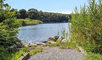 133 Bridgetown Rd, Narragansett, RI 02882