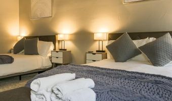 5735 University Blvd SE, Albuquerque, NM 87106