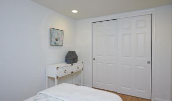 3615 38TH St N, Arlington, VA 22207