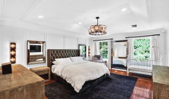 45 White Oak Ln, Aberdeen, NJ 07747