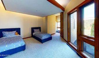 651 Cliff Top Rd, Blaine, TN 37709