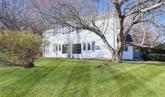 72 Berkshire Dr, Lincoln, RI 02802