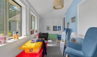 190 Maple St, Branford, CT 06405