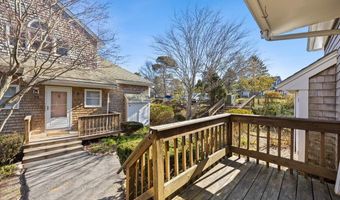 30 Harbor Hill Dr 30, Bourne, MA 02532