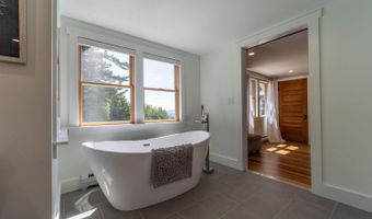 620 Poole Hill Rd, Bridgewater, NH 03222