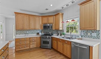 233 Ivy Glen Cir, Avondale Estates, GA 30002