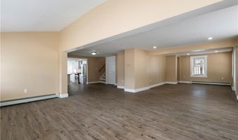14 W Natick Rd, Warwick, RI 02886