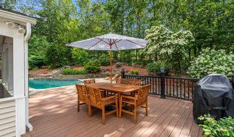 60 Camelot Dr, Bedford, NH 03110