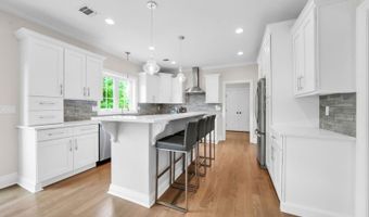 8 A Mason Ave, Bayonne, NJ 07035