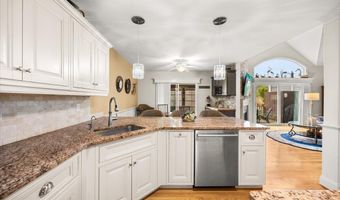 22 Prestwick Rd 22, Bourne, MA 02532