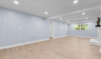 8605 ARDFOUR Ln, Annandale, VA 22003