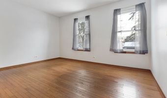 820 Red Coach Ln, Algonquin, IL 60102