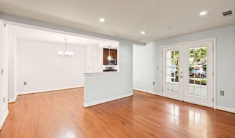 4089 S FOUR MILE RUN Dr 201, Arlington, VA 22204