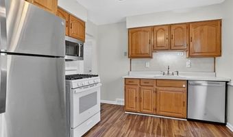 9709 Park Ave, Allen Park, MI 48101