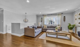 10 Linda Cir, Aberdeen, NJ 07747