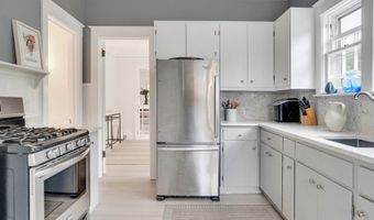 93 Meeting House Ln, Amagansett, NY 11930