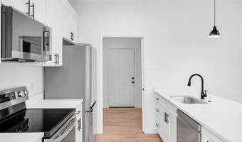 453 Rosedale Ter, Ballwin, MO 63021