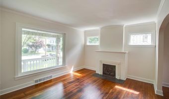 205 E 12th St, Alton, IL 62002