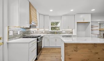 2002 Lynnwood Dr, Benton, AR 72015