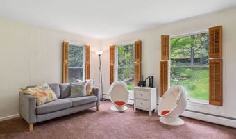 790 Rhoades Hl, Barnard, VT 05031