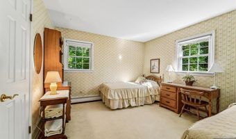 30 Arlton Ave, Allendale, NJ 07401