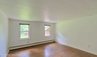 13 Birk St, Acra, NY 12405
