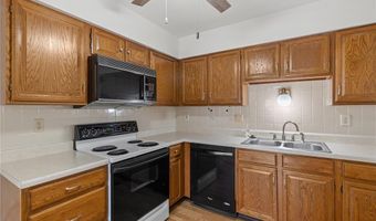 530 Spring Glen Dr, Ballwin, MO 63021