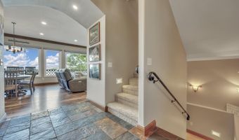 325 Lakeshore Dr, Arnolds Park, IA 51331