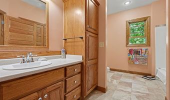 1653 Fairview Dr, Allegan, MI 49010