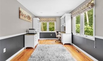 20 Beechwood Dr, Cranston, RI 02921