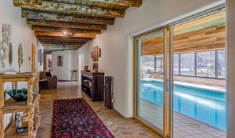 35 Arroyo Vis, Arroyo Hondo, NM 87571