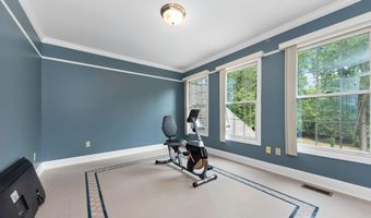 2086 Valleyview Dr, Ann Arbor, MI 48105
