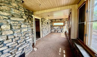 21611 Farm Road 2090, Aurora, MO 65605