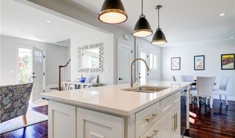 18 Sylvan Ter, Newport, RI 02840