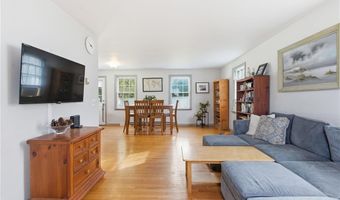 81 Sprague Ave, East Providence, RI 02915