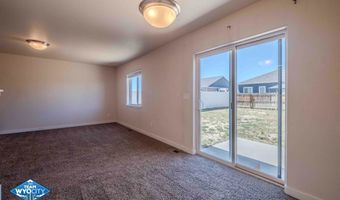 6866 Umpqua River Rd, Casper, WY 82604