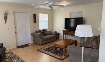 379 Lakepoint Rd, Alford, FL 32420