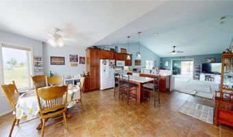 1987 Paradise Rd, Albert Lea, MN 56007