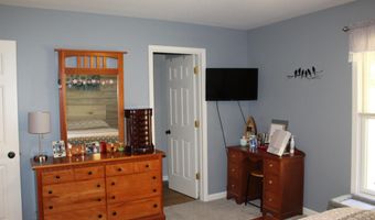 811 Thomas Dr, Angola, IN 46703